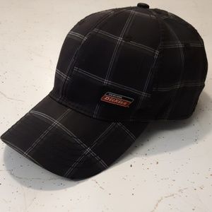 Dickies navy blue plaid stretch fit baseball cap.